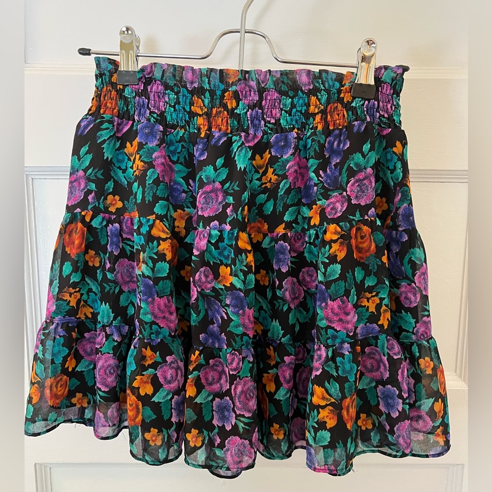 LAST CHANCE! Floral summer skirt